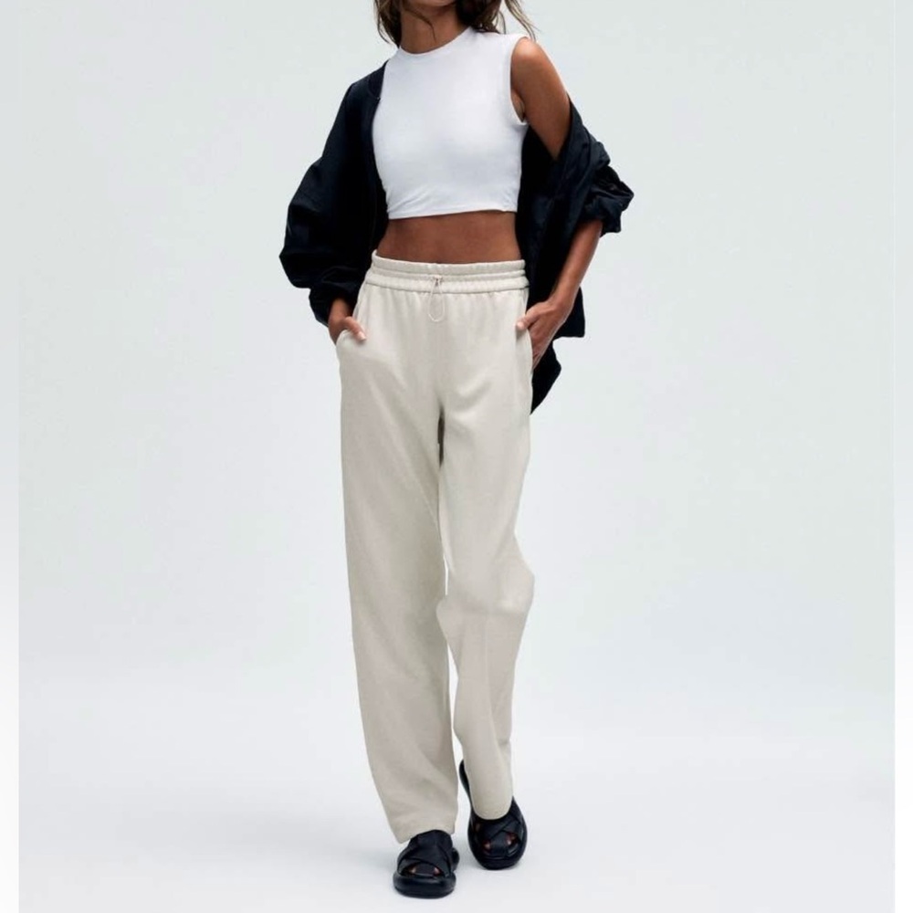 Lululemon Softstreme Pants Tall - 6